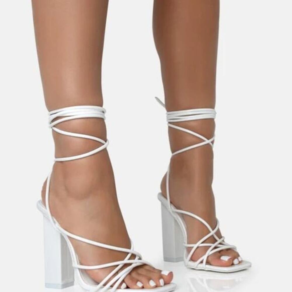 Public Desire White Lace-Up Heels Size 8 Block Heel Gold Toe Strap Sandals NWOT